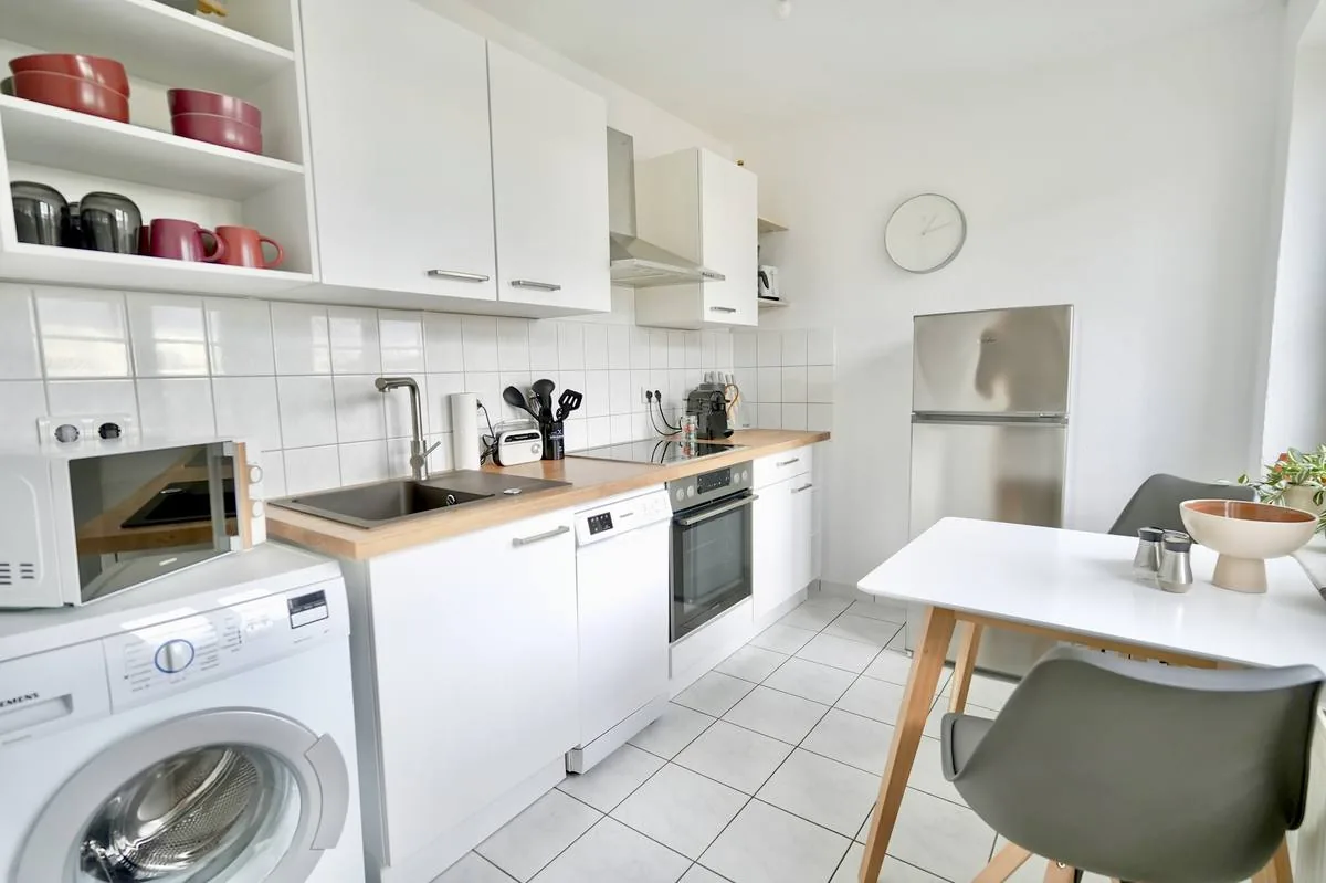 Voll ausgestattete Küche im Apartment in Magdeburg