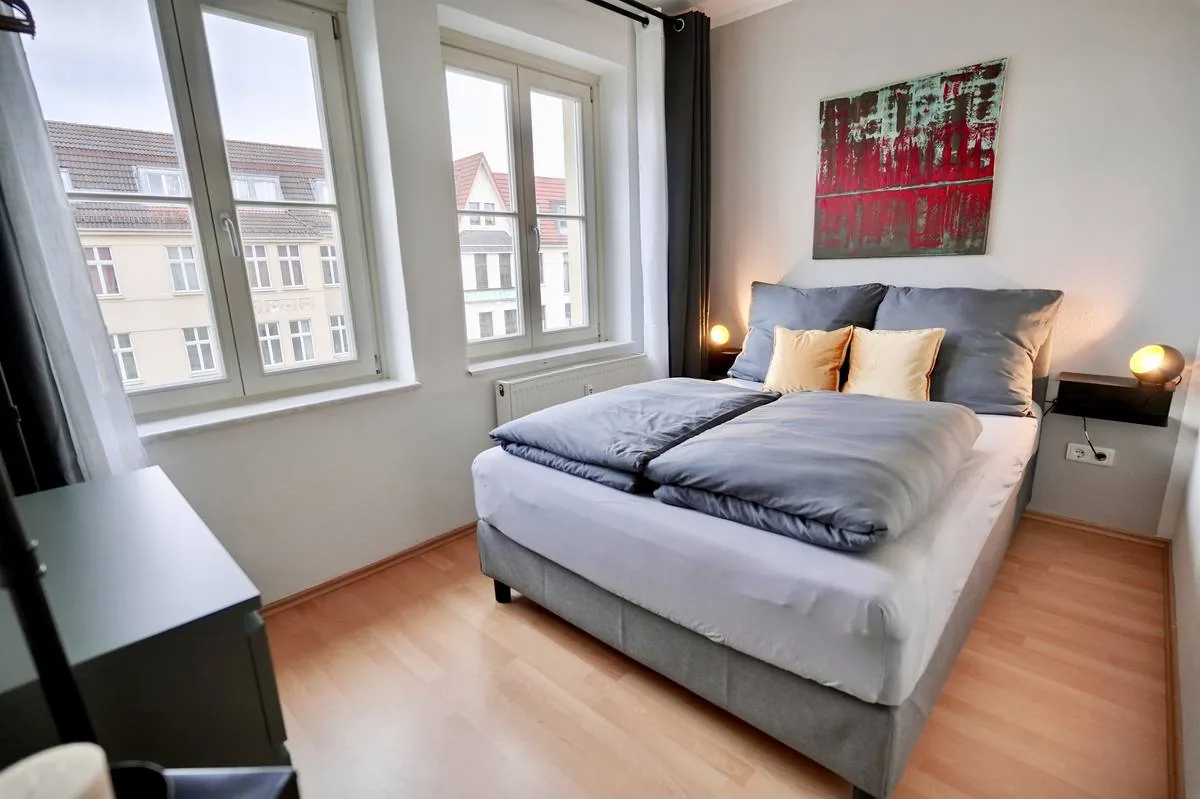 Schlafbereich im möblierten Apartment in Magdeburg