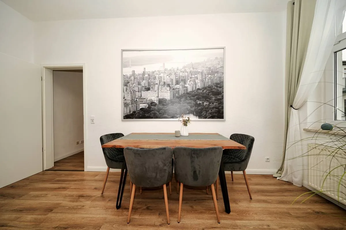 Essbereich im möblierten Apartment in Magdeburg